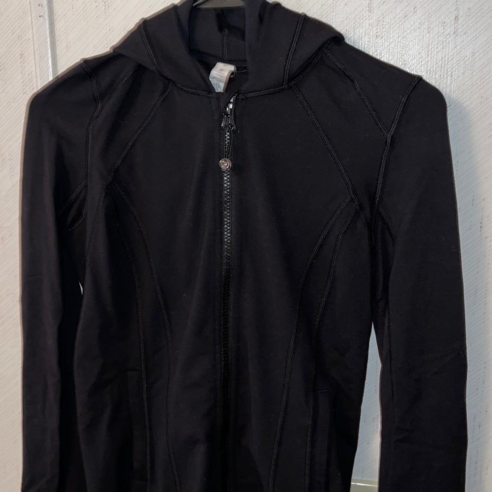 Lululemon black zip up size 4